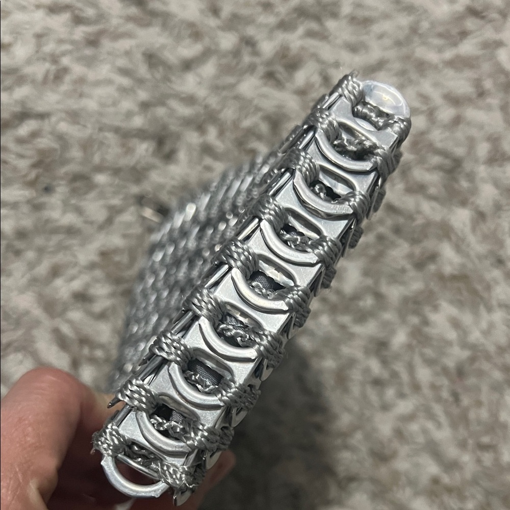Elegant Silver Chainmail Clutch - Picture 5 of 5